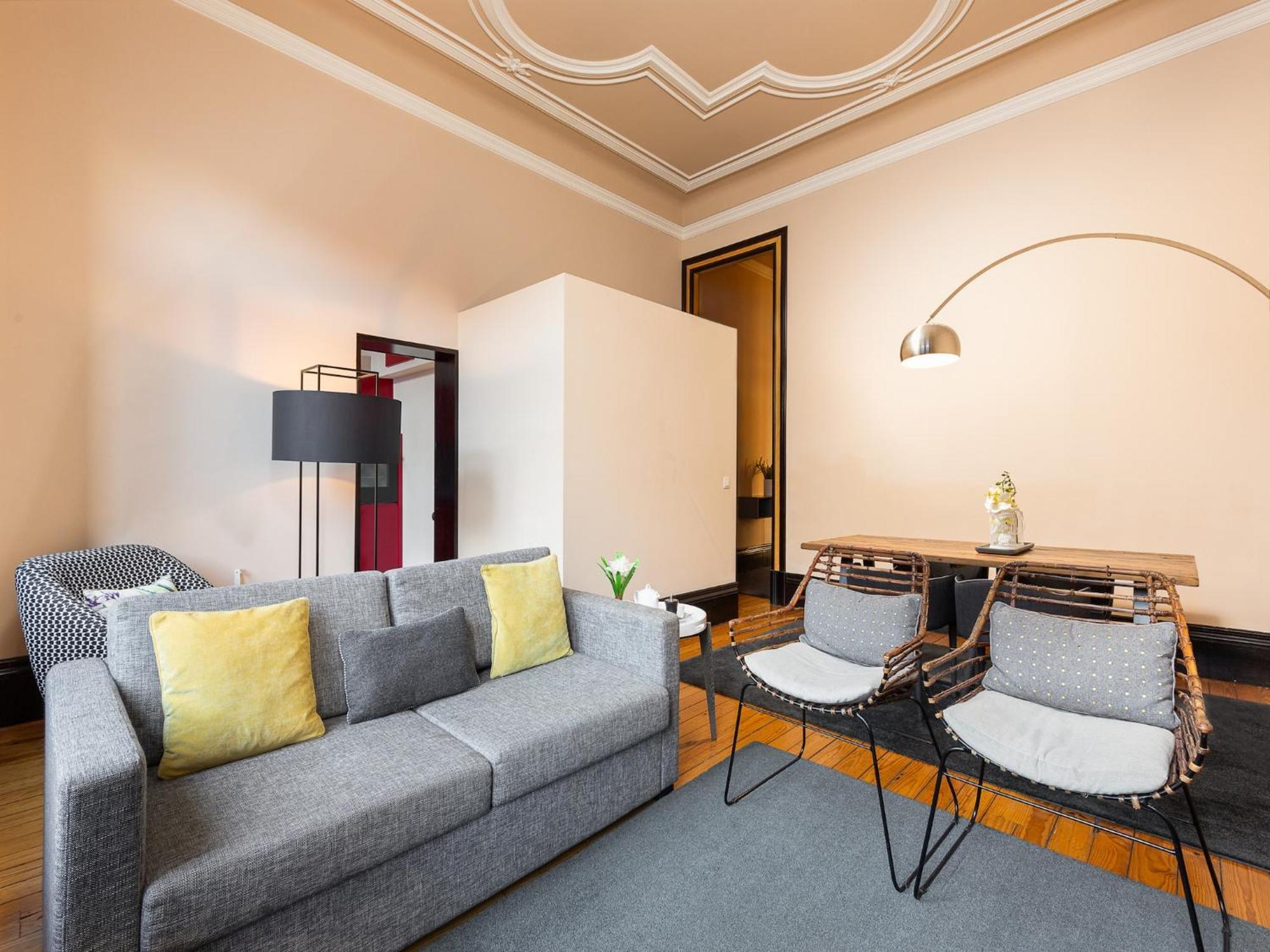 Spacious Modern In Appartamento Oporto